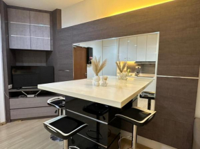 Luxury Suites 118 Island Plaza